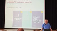 Argumentationstraining gegen Stammtischparolen von Prof. Dr. Hufer - Vortrag am Projekttag Di., 28.08.2018