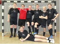 Lehrer-Team gewinnt Fußball-Turnier in Dinslaken 